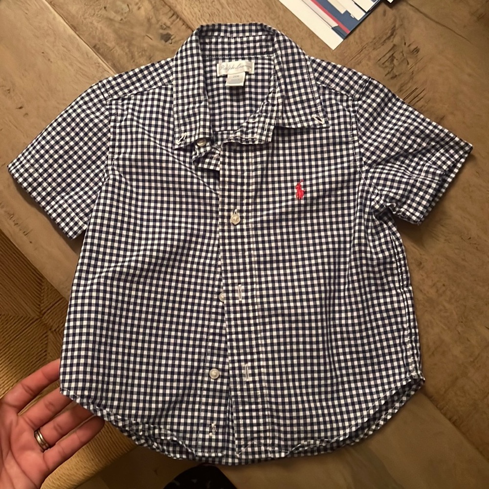 Ralph Lauren short sleeves button up shirt. Like new. Super cute.